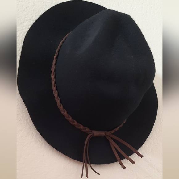 Scala Collezione Handcrafted Black Wool Hat Leather Braiding Detail - Picture 1 of 10